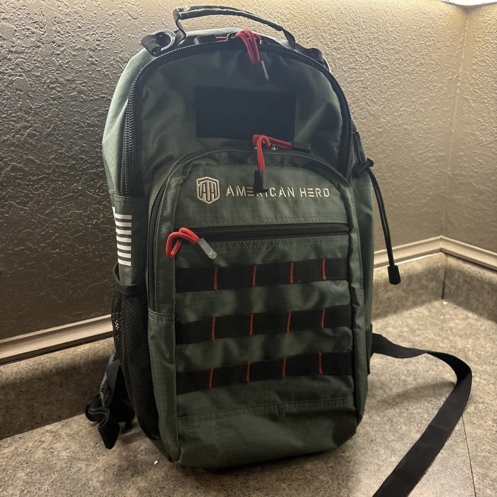 Lew's 3700 Sling Tackle Bag Fishing Tactical Green American Hero Very Good Cond.